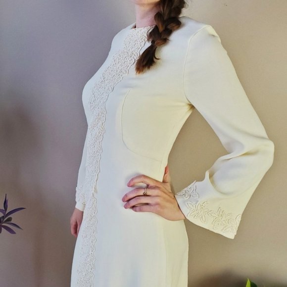 1960s handmade wedding dress with lace applique - Picture 6 of 12
